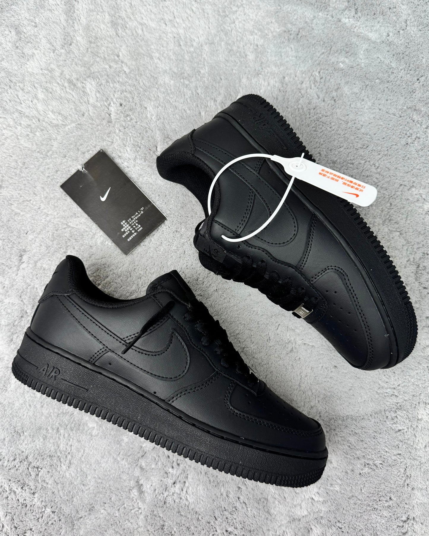 NIKE AIR FORCE 1