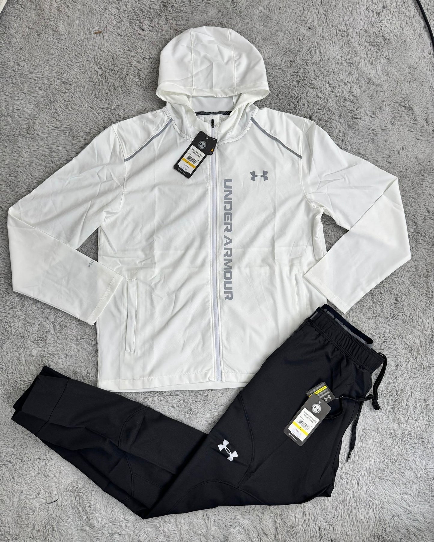 UNDER ARMOUR