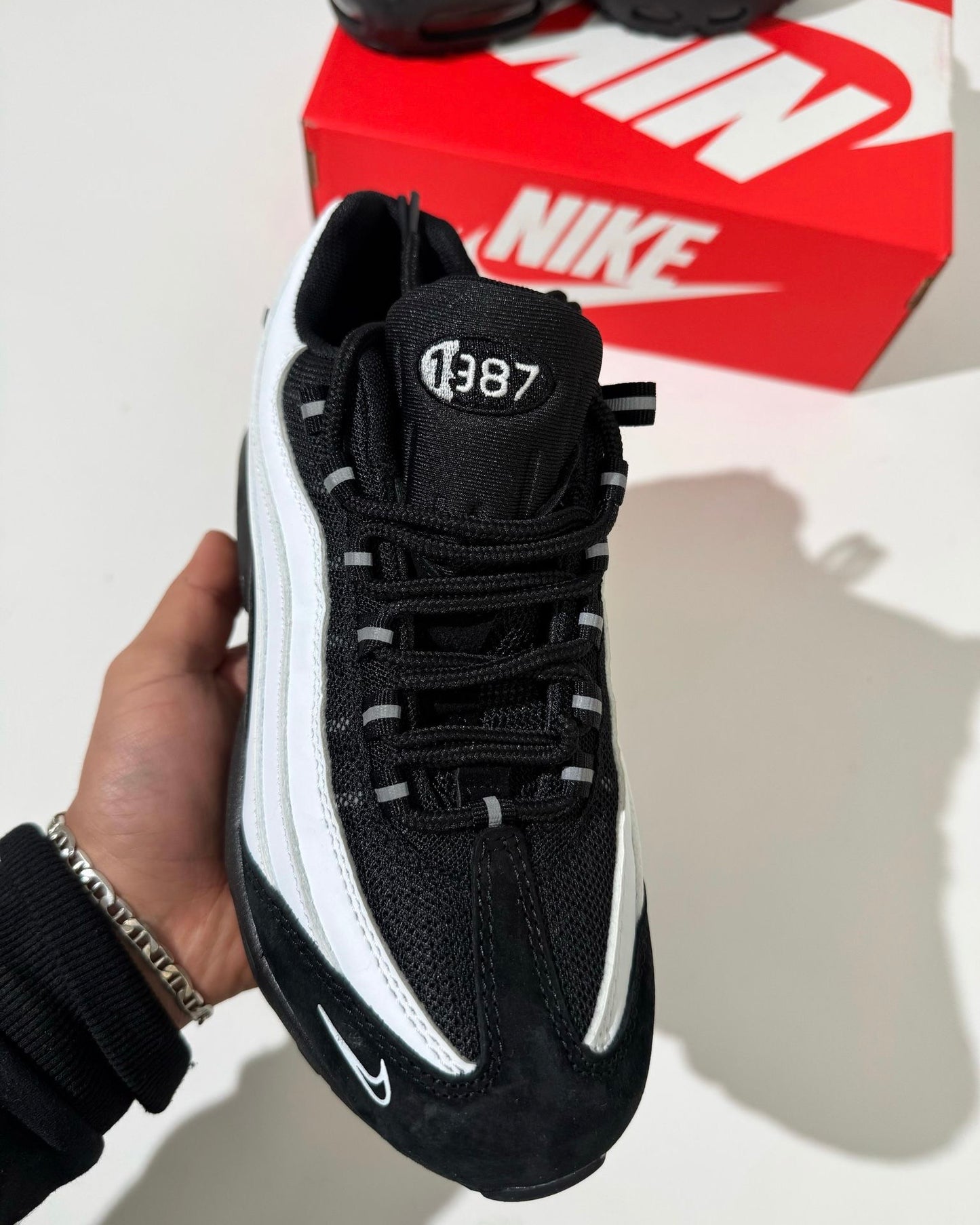 NIKE AIR MAX 95🖤🤍