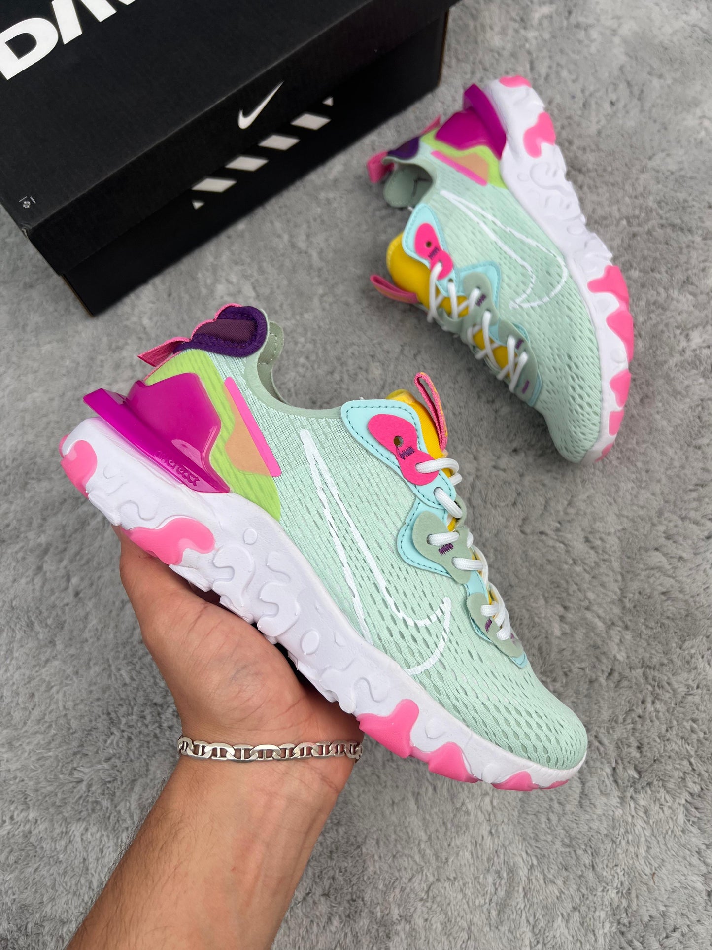 Nike React
