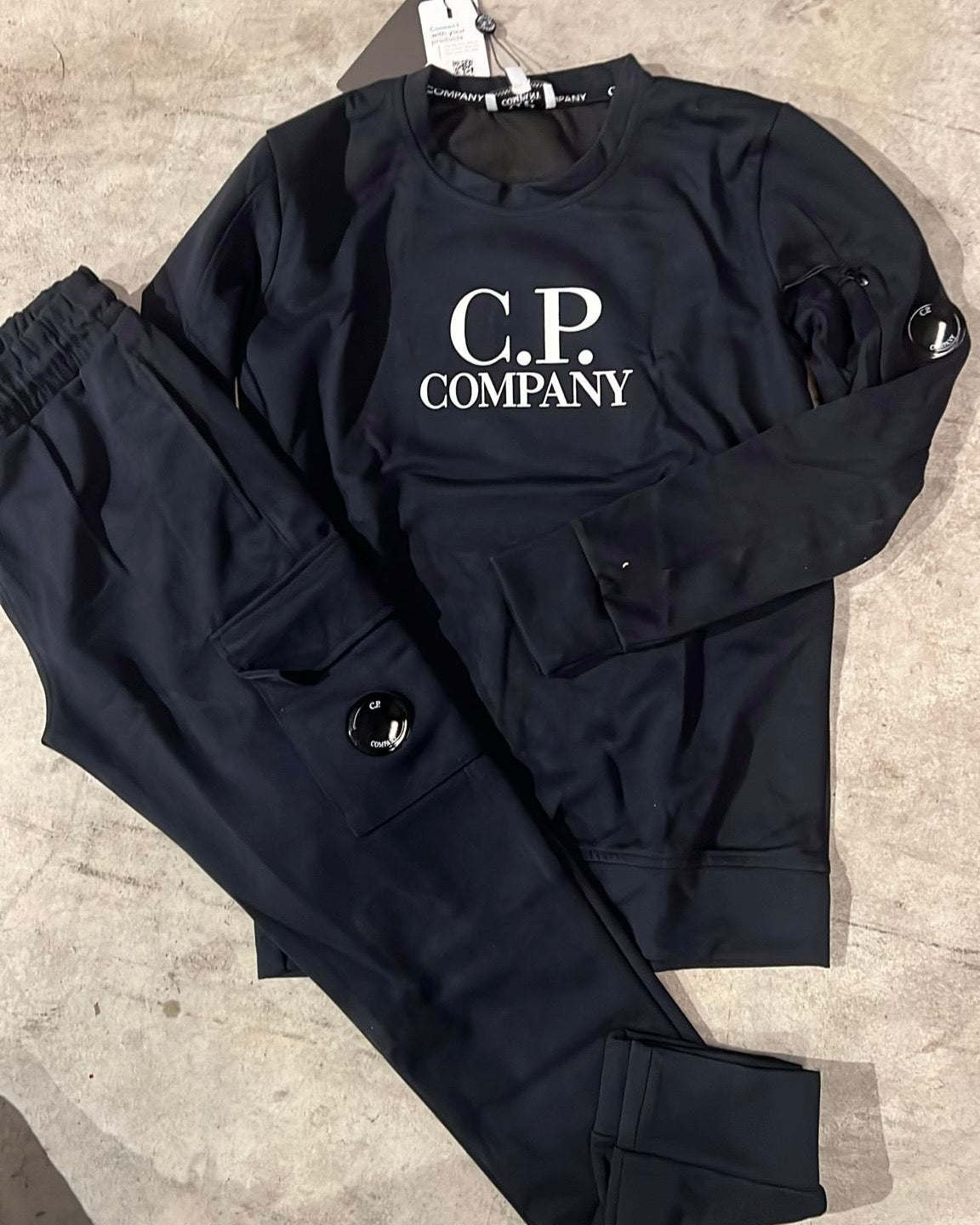 C.P. COMPANY (L,XL)