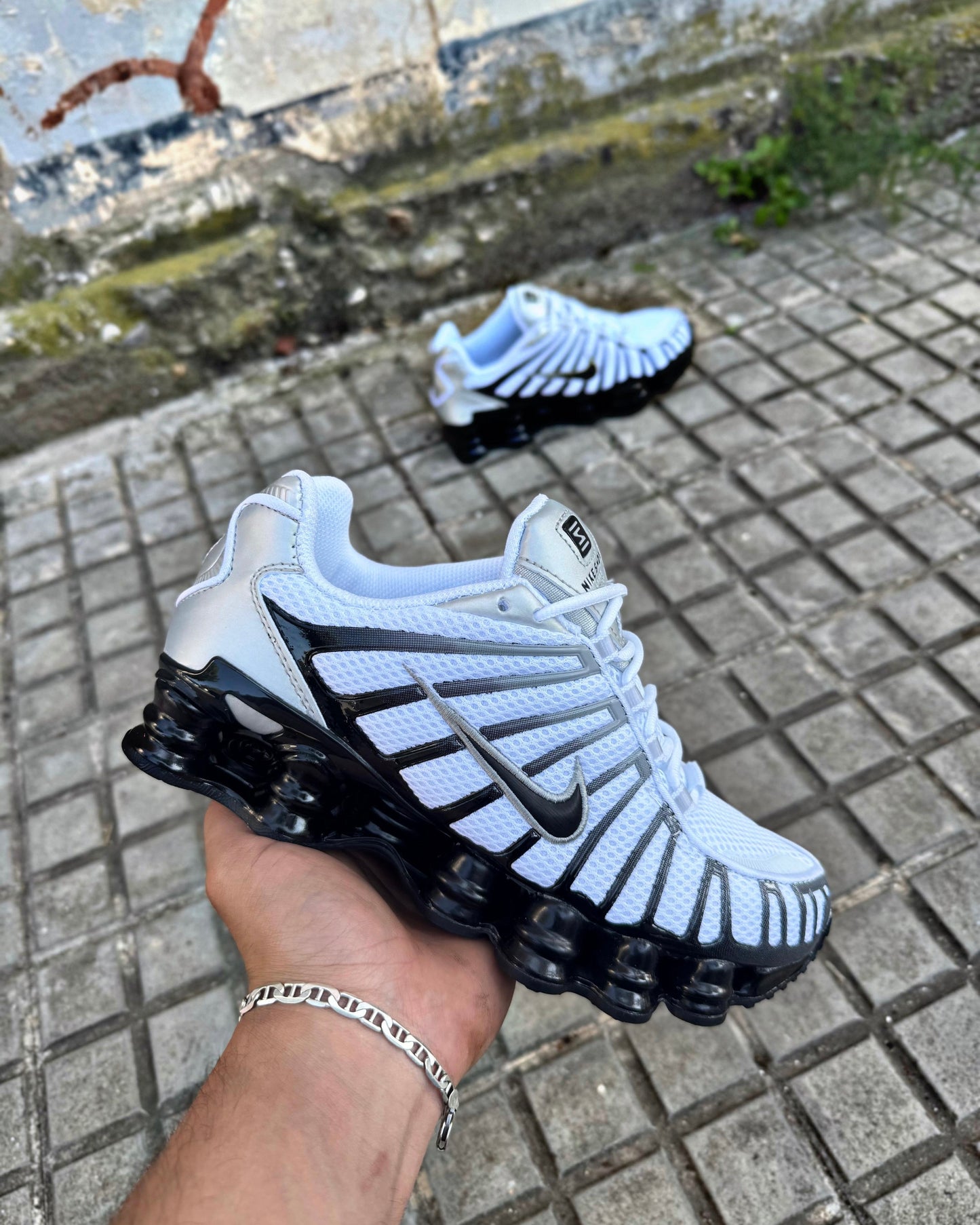 NIKE SHOX TL