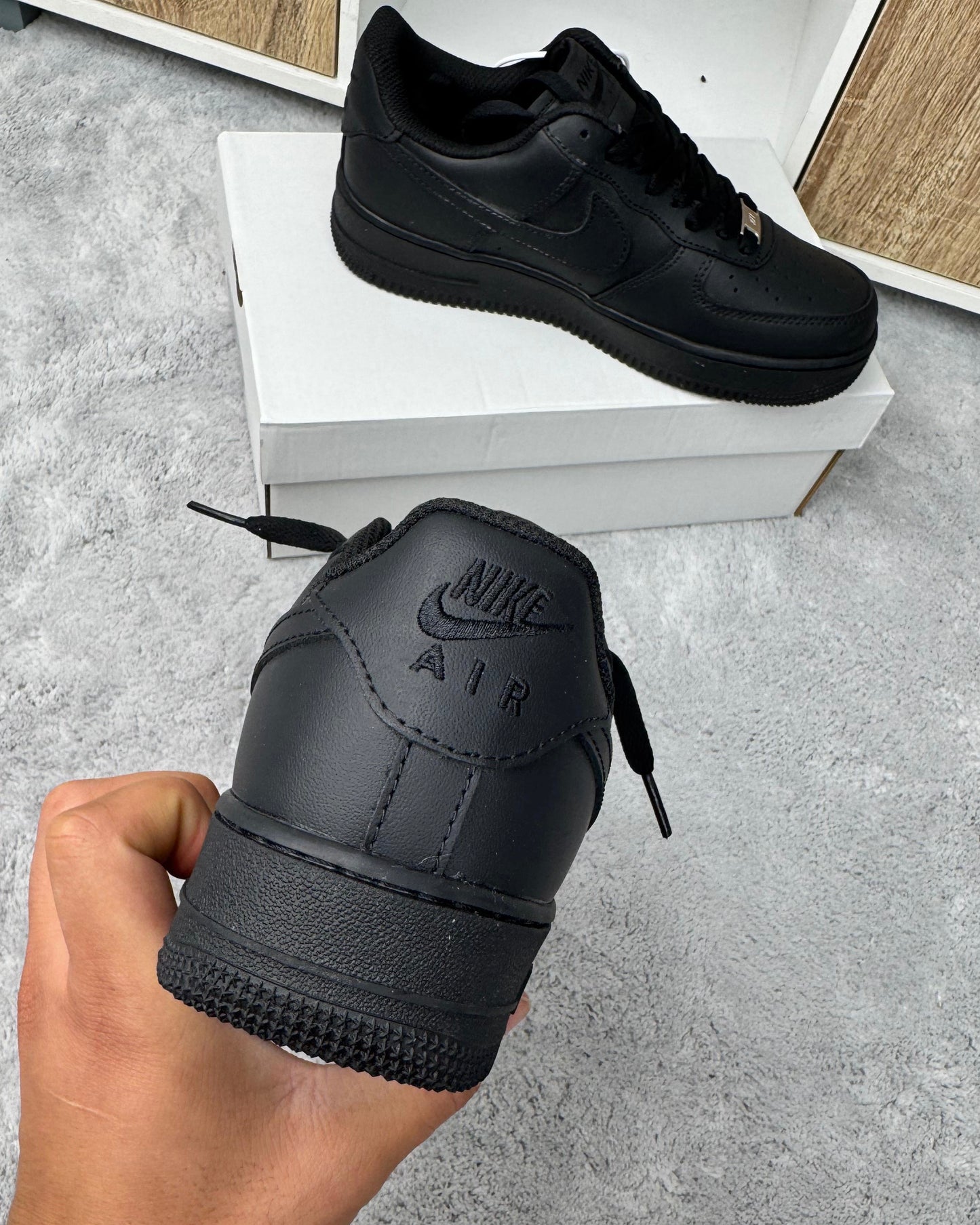 NIKE AIR FORCE 1