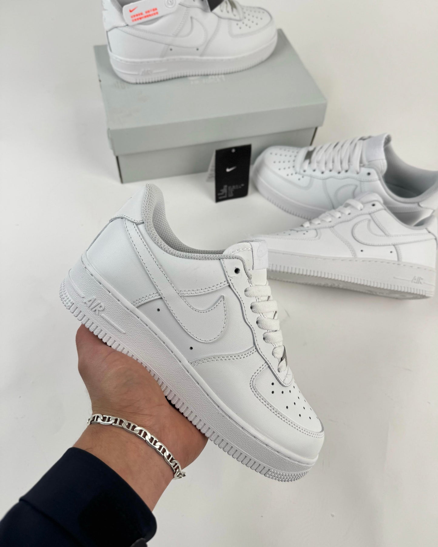 NIKE AIR FORCE 1