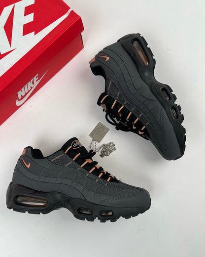 AIR MAX 95 X SYNA WORLD