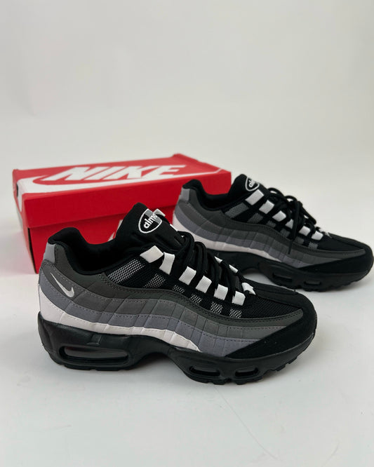 NIKE Airmax 95 🖤🩶🤍