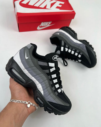 NIKE Airmax 95 🖤🩶🤍