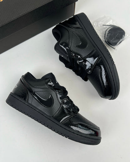 NIKE Air Jordan 1 Low