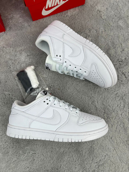 NIKE DUNK LOW RETRO