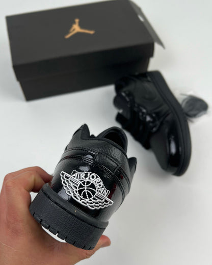 NIKE Air Jordan 1 Low
