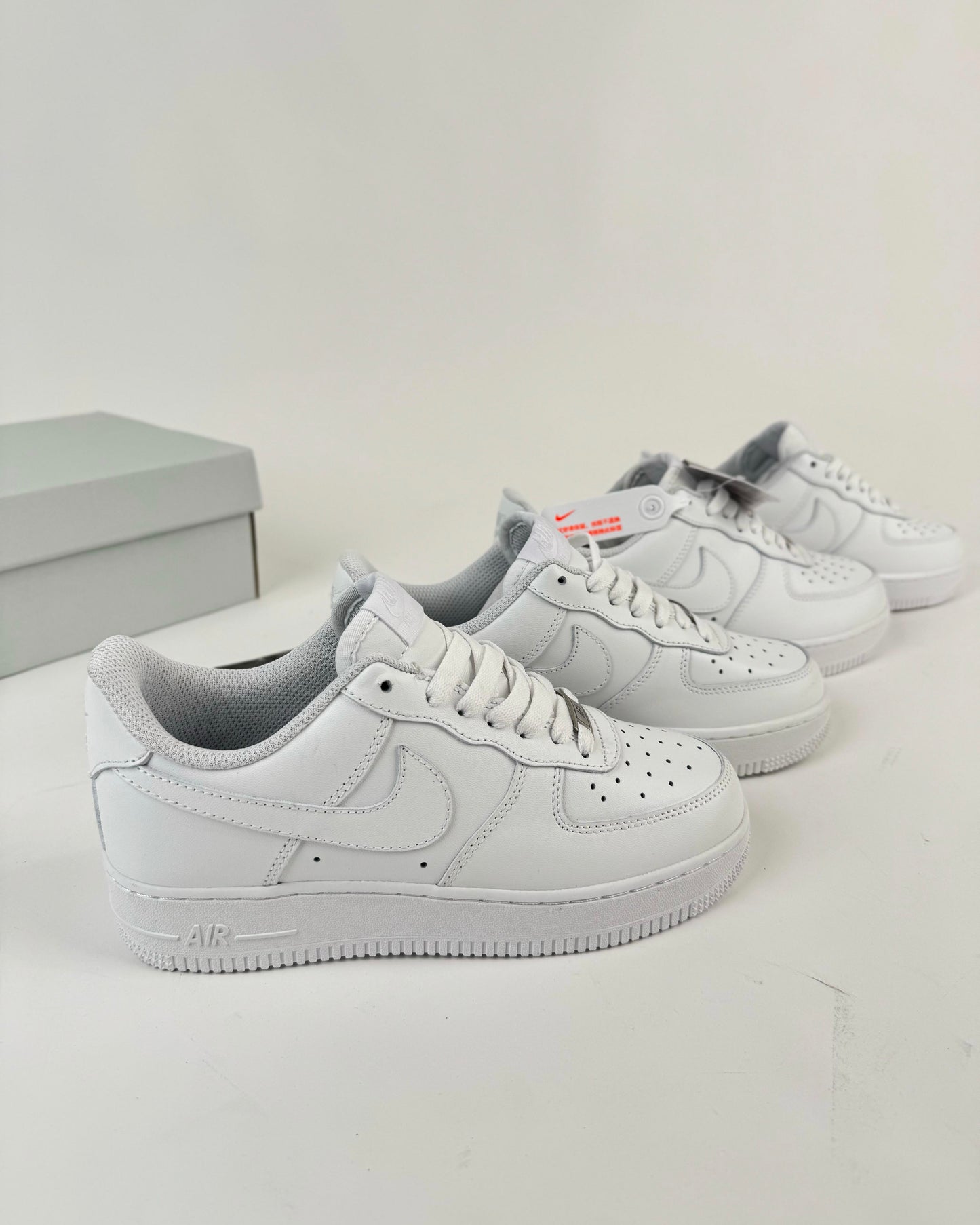NIKE AIR FORCE 1