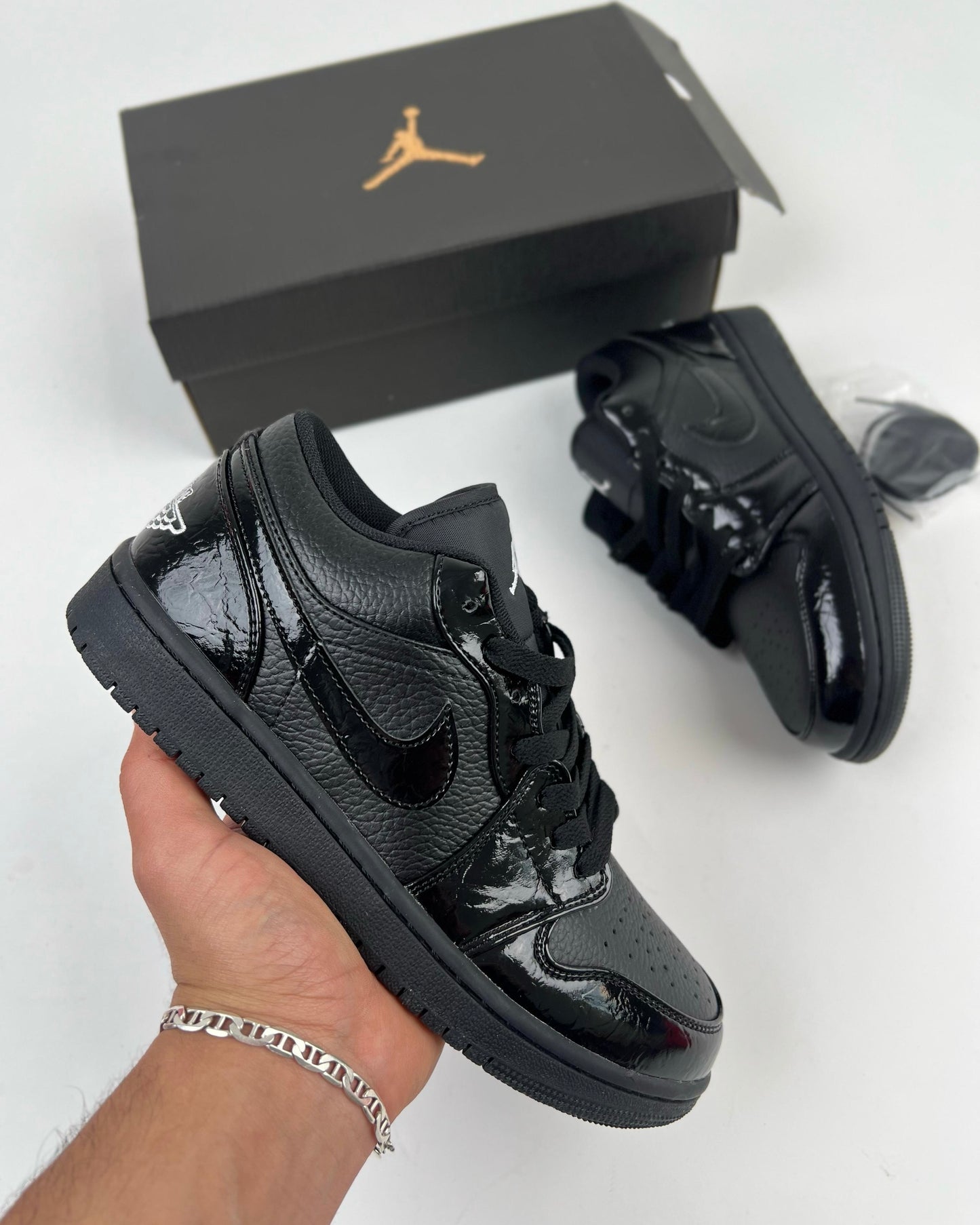 NIKE Air Jordan 1 Low