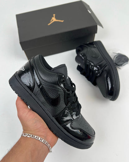 NIKE Air Jordan 1 Low
