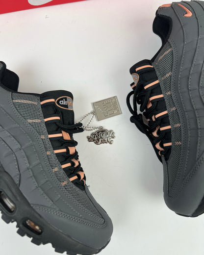 AIR MAX 95 X SYNA WORLD